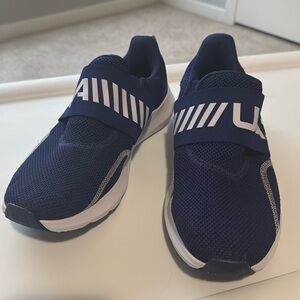 Under Armour size 11 female/male shoes